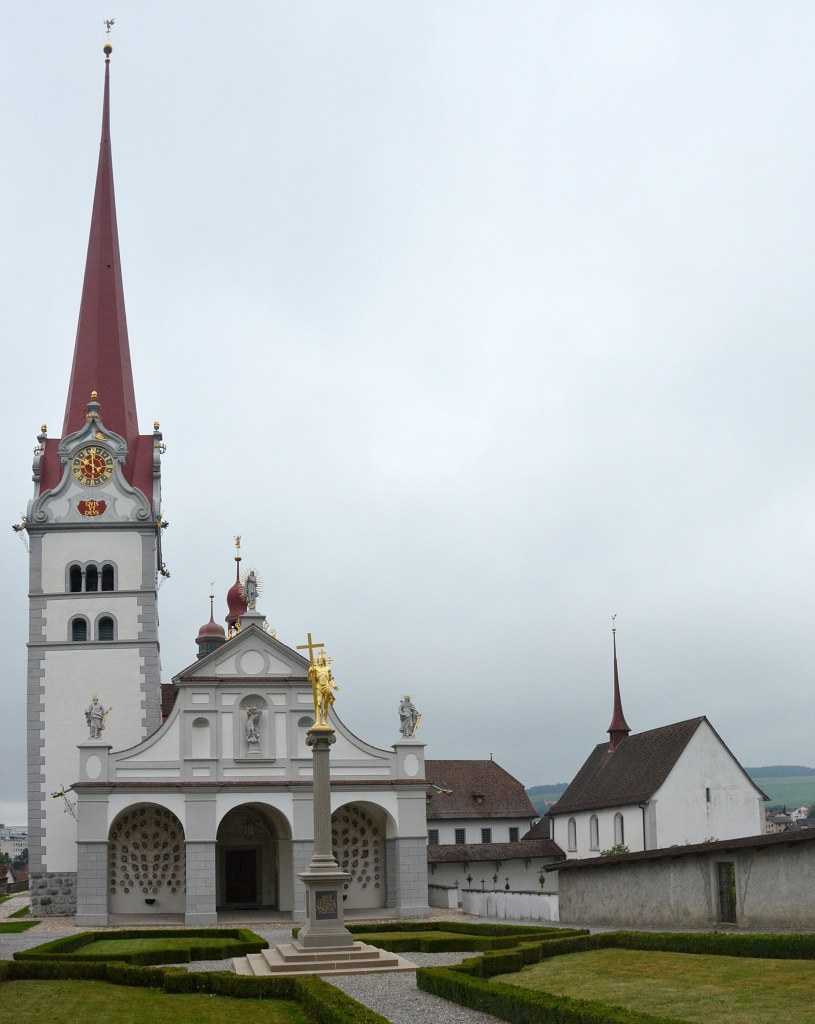 2.den - Švýcarsko z kempu u Sursee přes Zürich do Winterthuru - Beromünster - klášter kanovníků